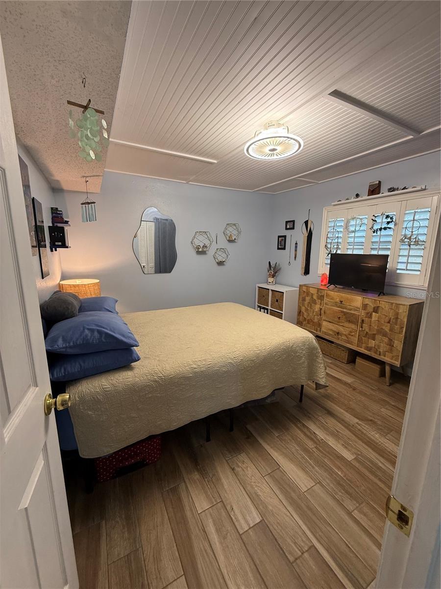 Listing photo id 17 for 18650 Gulf Blvd  316