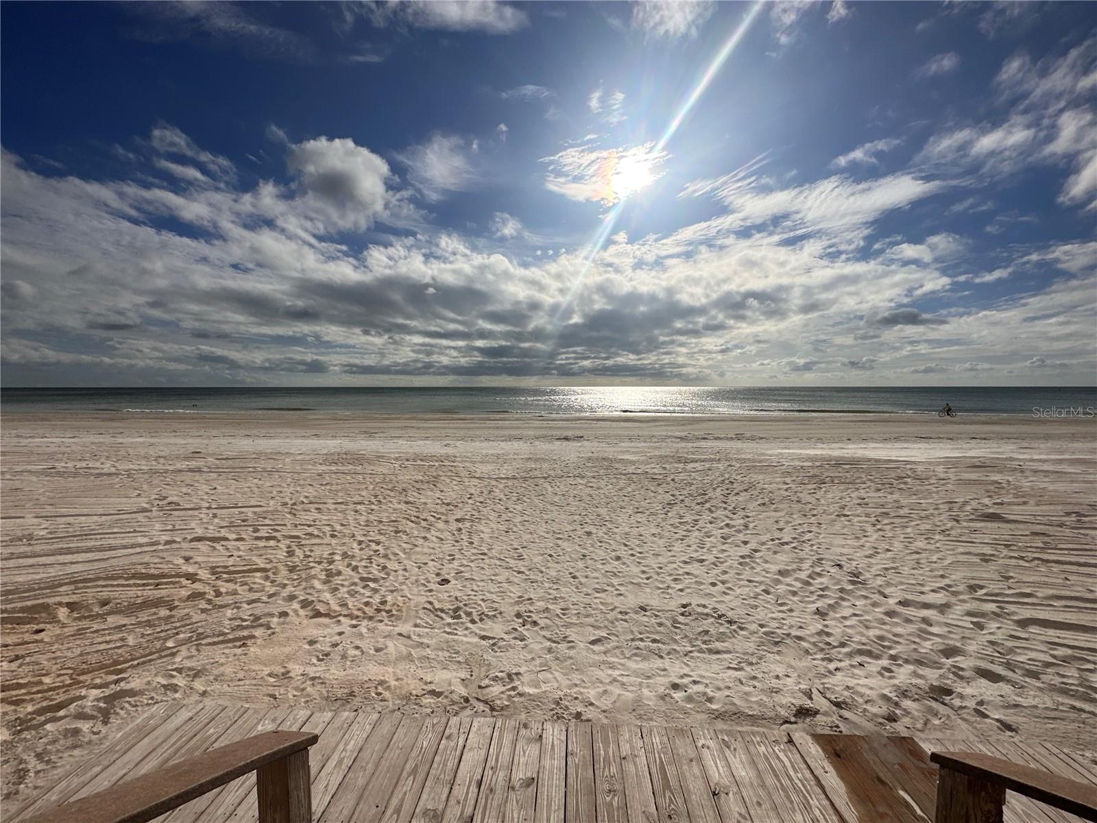 Listing photo id 21 for 18650 Gulf Blvd  316