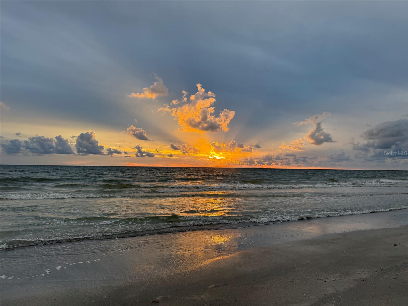 Listing photo id 26 for 18650 Gulf Blvd  316