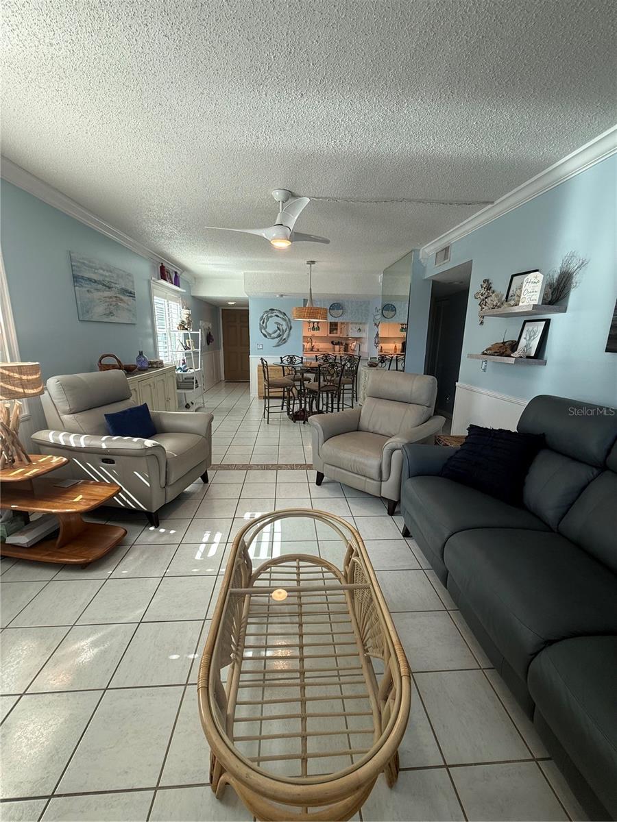 Listing photo id 6 for 18650 Gulf Blvd  316
