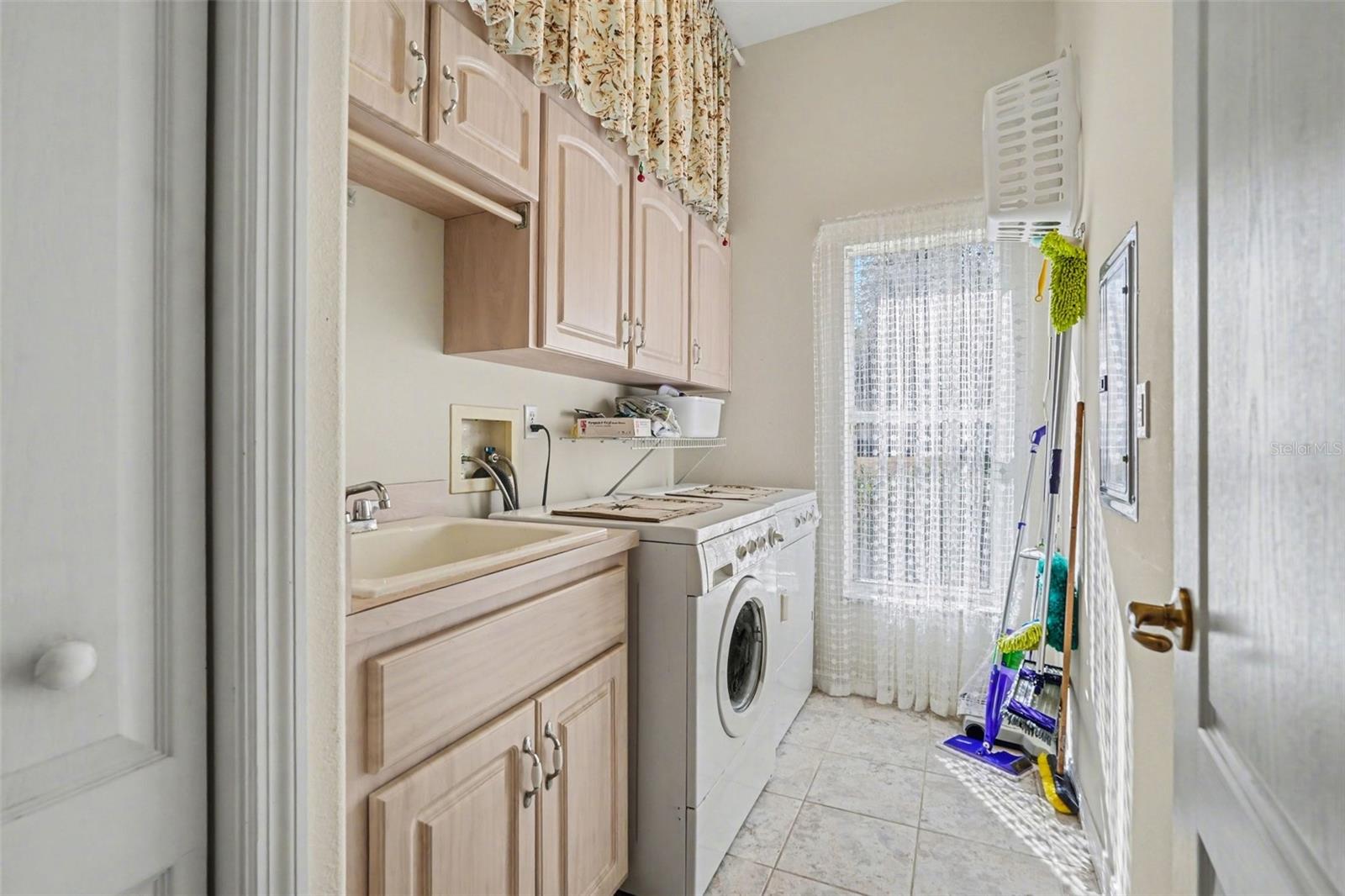 Image 17 of 35 For 13783 Rudi Loop