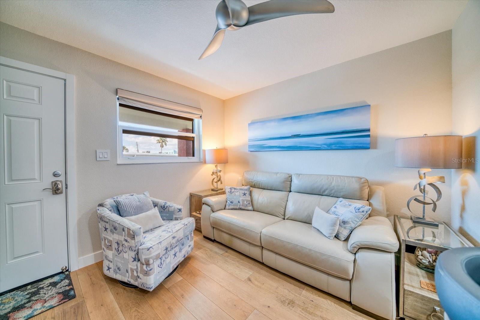 Image 10 of 35 For 8565 Gulf Boulevard 17s