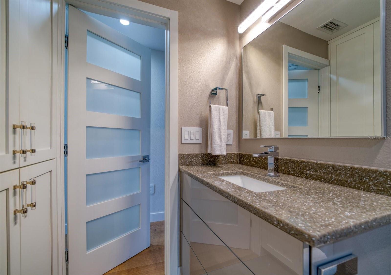 Image 17 of 35 For 8565 Gulf Boulevard 17s