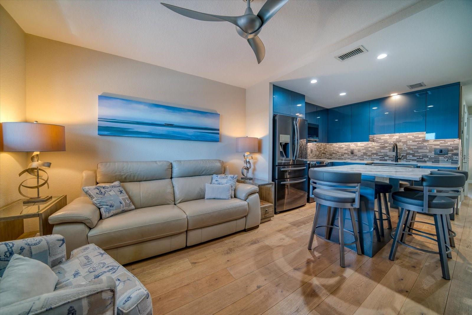 Image 8 of 35 For 8565 Gulf Boulevard 17s