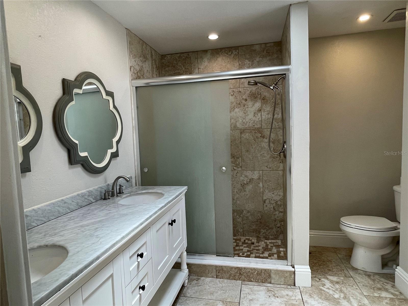 Image 14 of 19 For 4615 Stonehaven Place