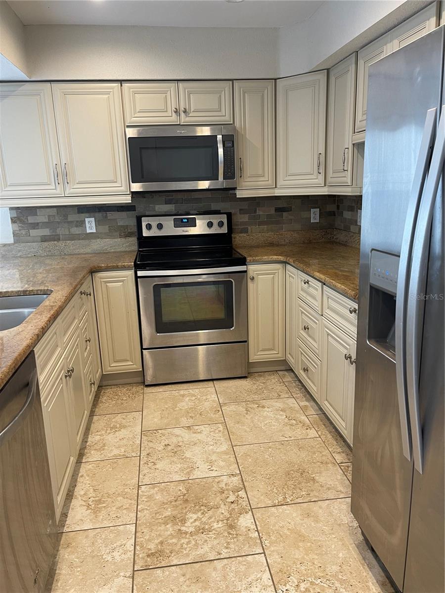 Image 4 of 19 For 4615 Stonehaven Place