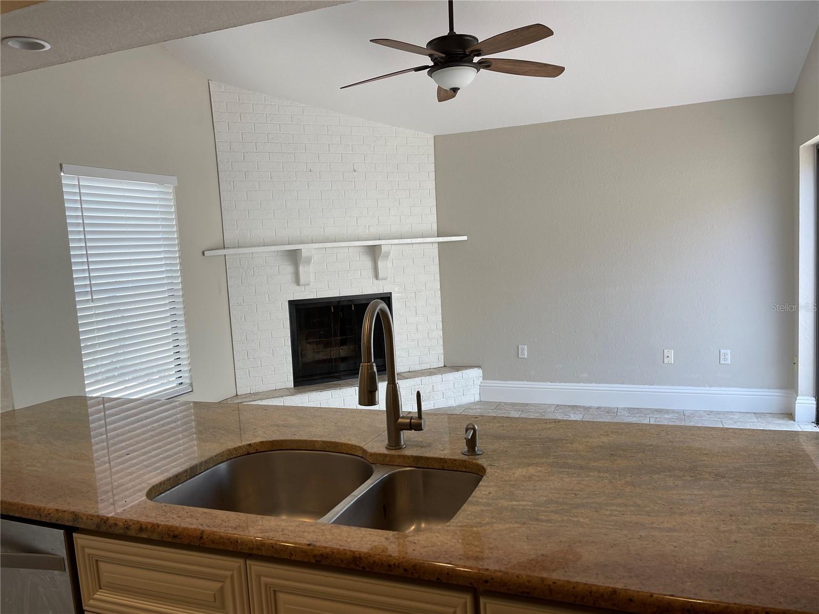 Image 7 of 19 For 4615 Stonehaven Place