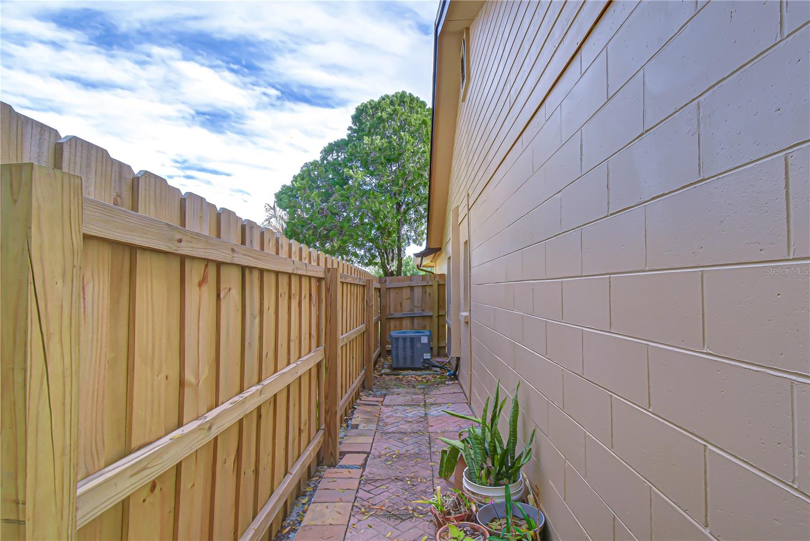 Image 23 of 24 For 12722 Dunhill Drive