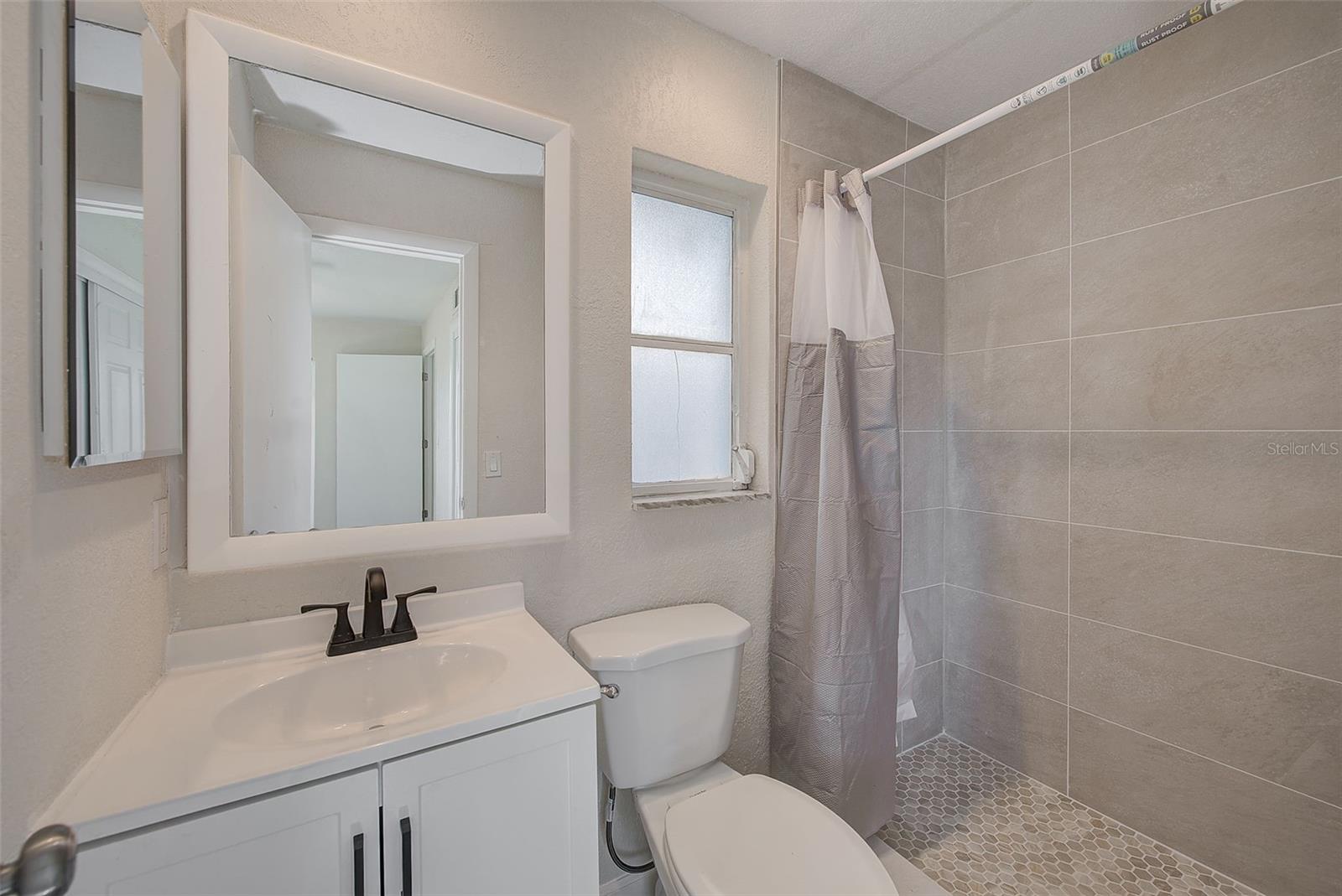 Image 10 of 24 For 715 1st Avenue Ne