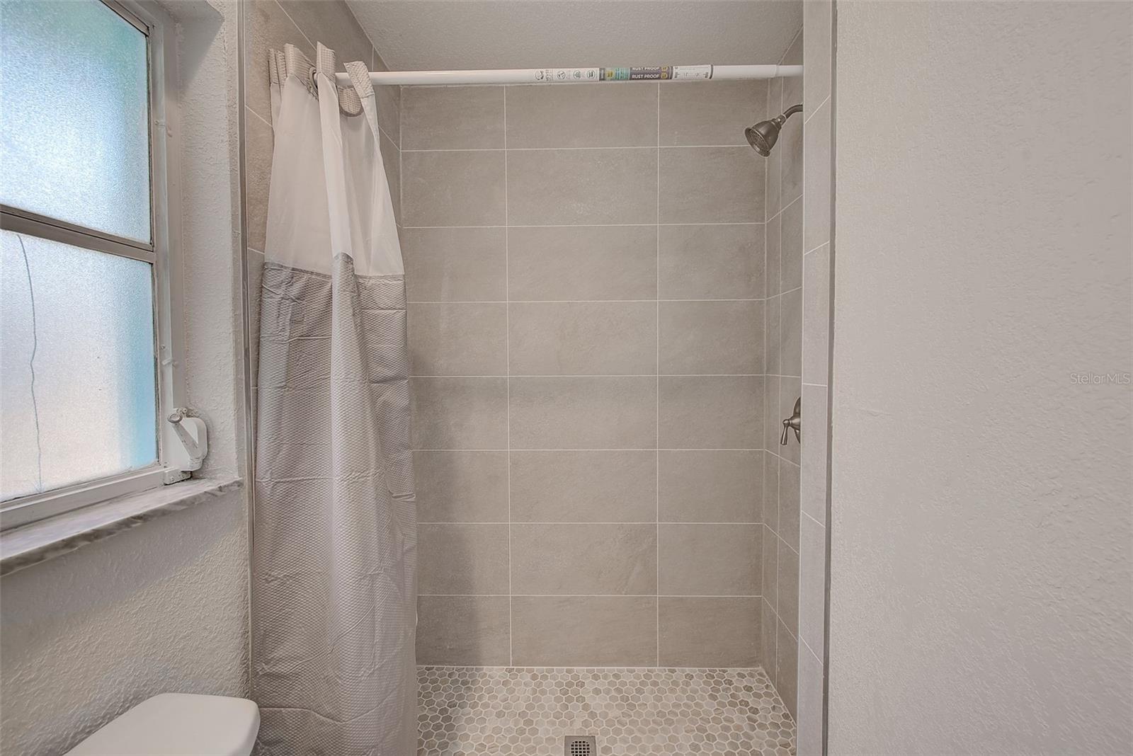 Image 11 of 24 For 715 1st Avenue Ne