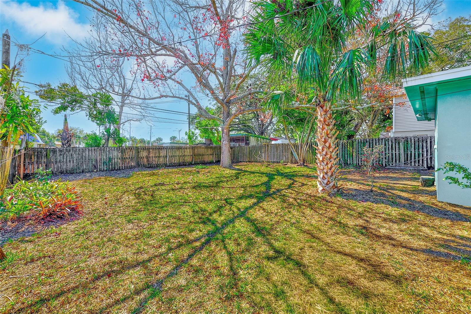 Image 19 of 24 For 715 1st Avenue Ne