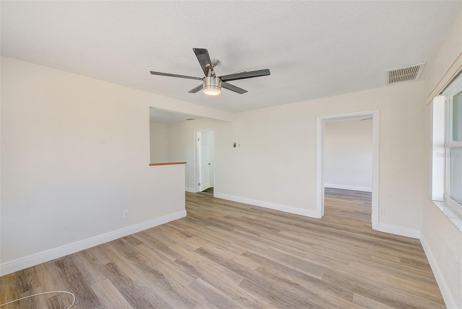 Image 4 of 24 For 715 1st Avenue Ne