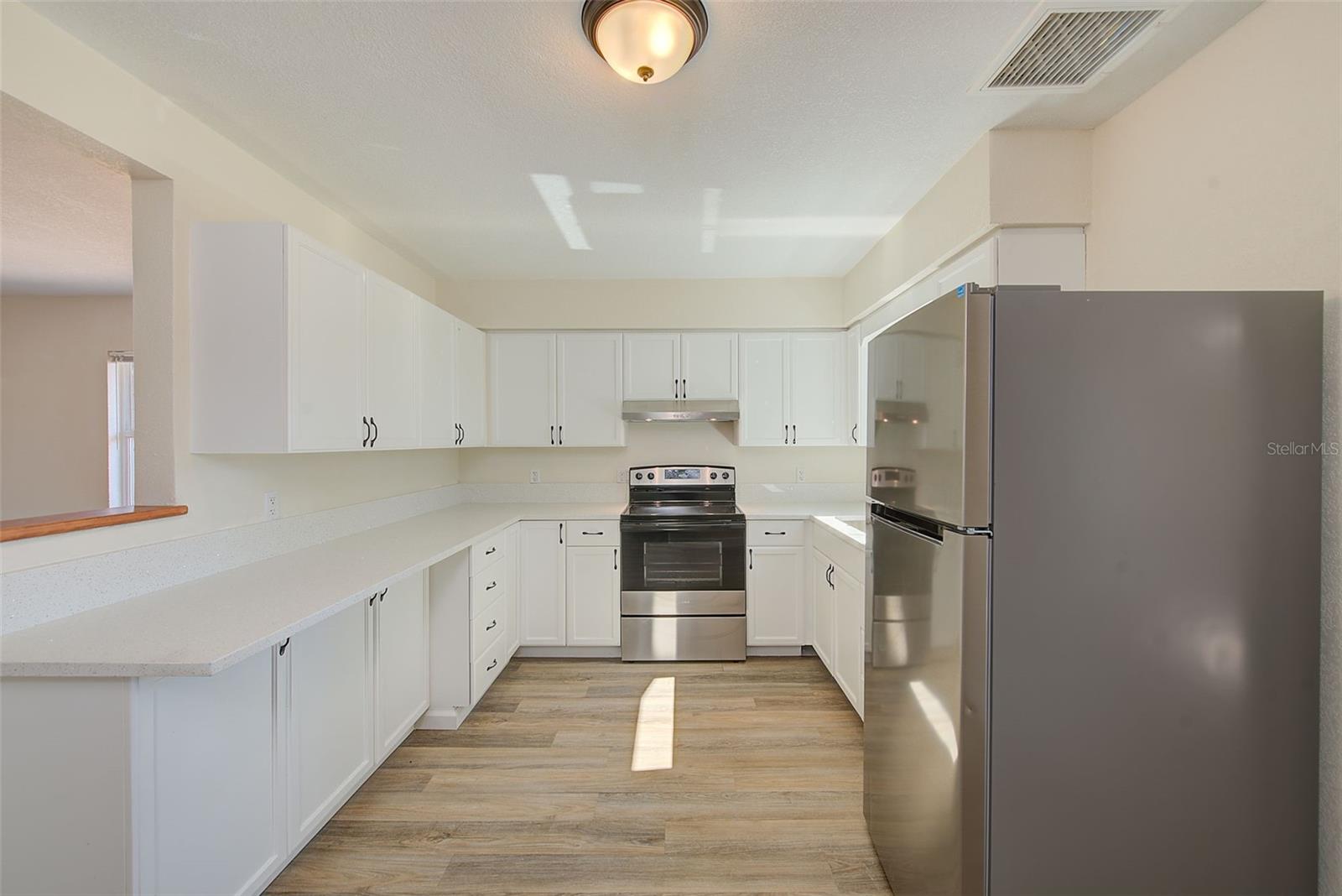 Image 6 of 24 For 715 1st Avenue Ne