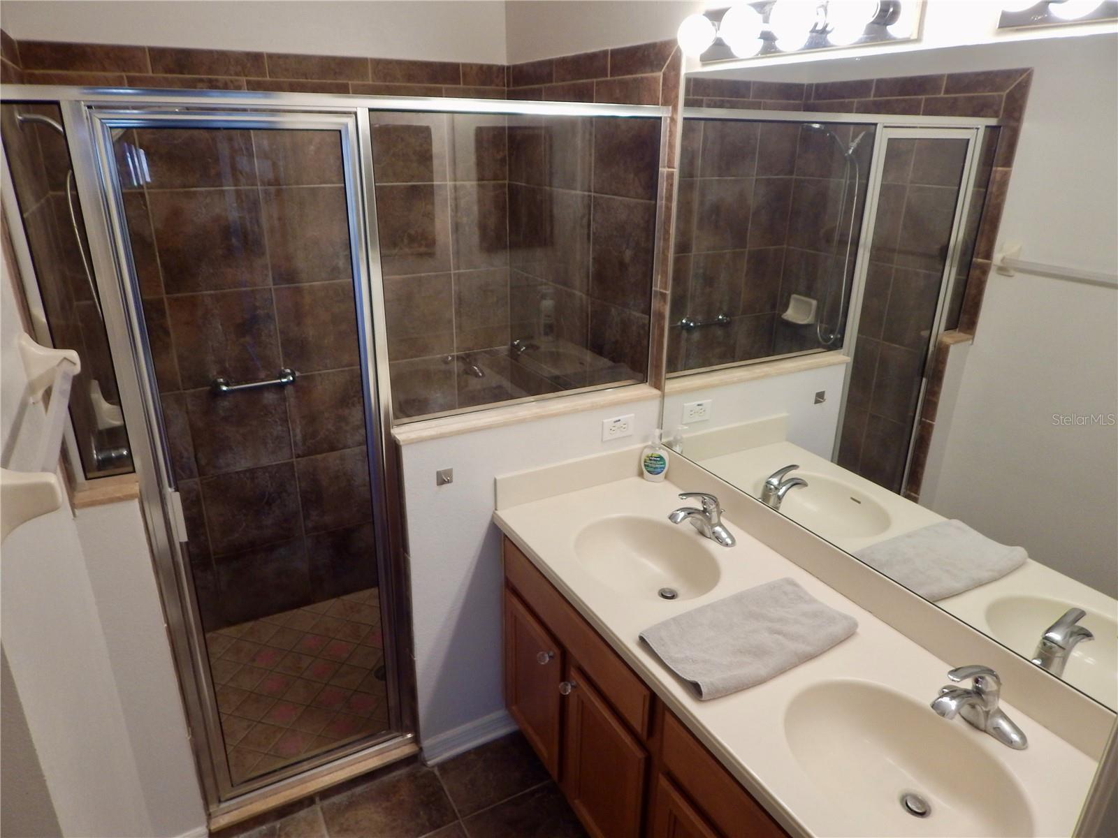 Image 15 of 19 For 5632 Autumn Shire Drive