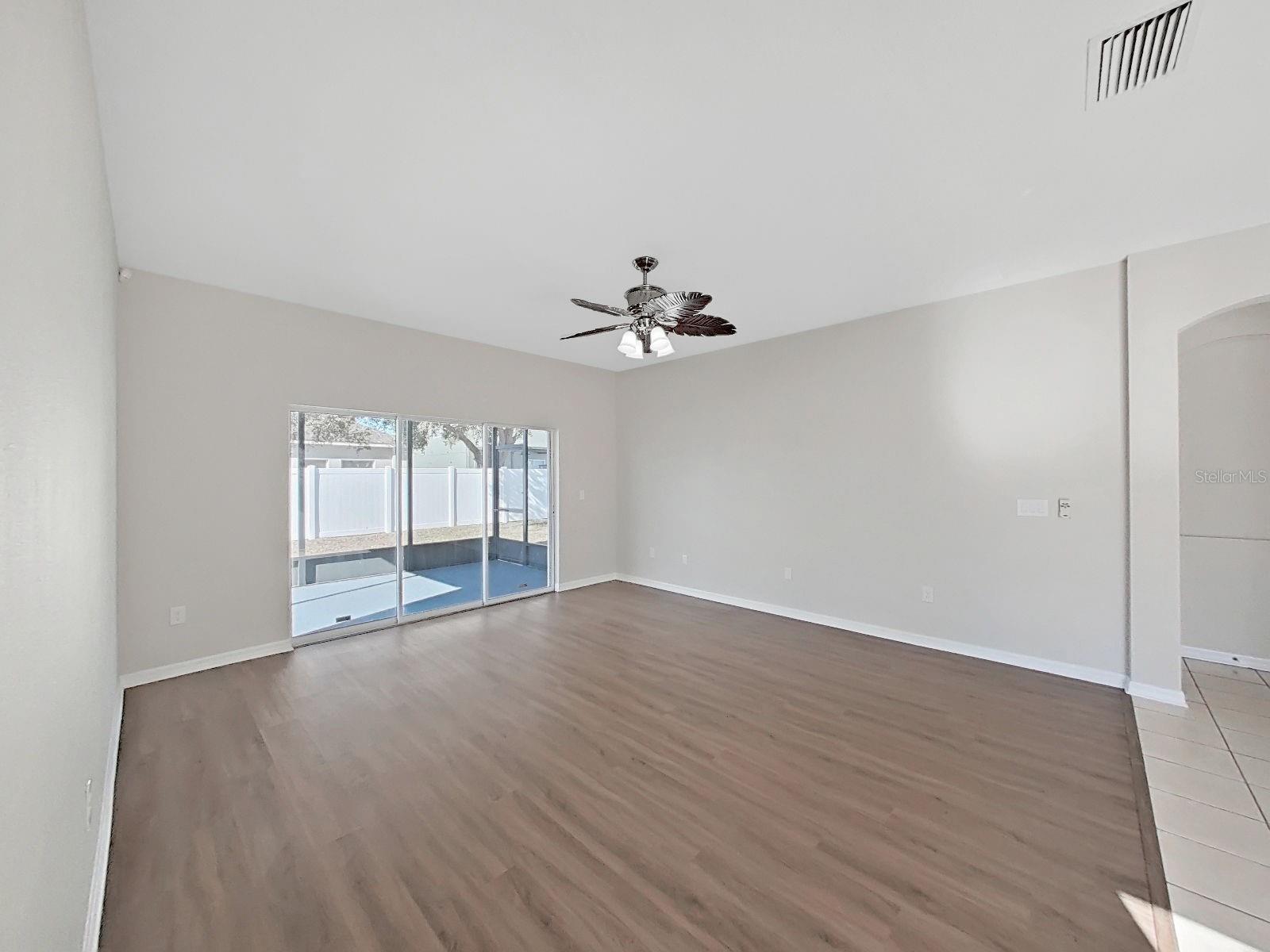 Image 16 of 40 For 5623 Sheer Bliss Loop