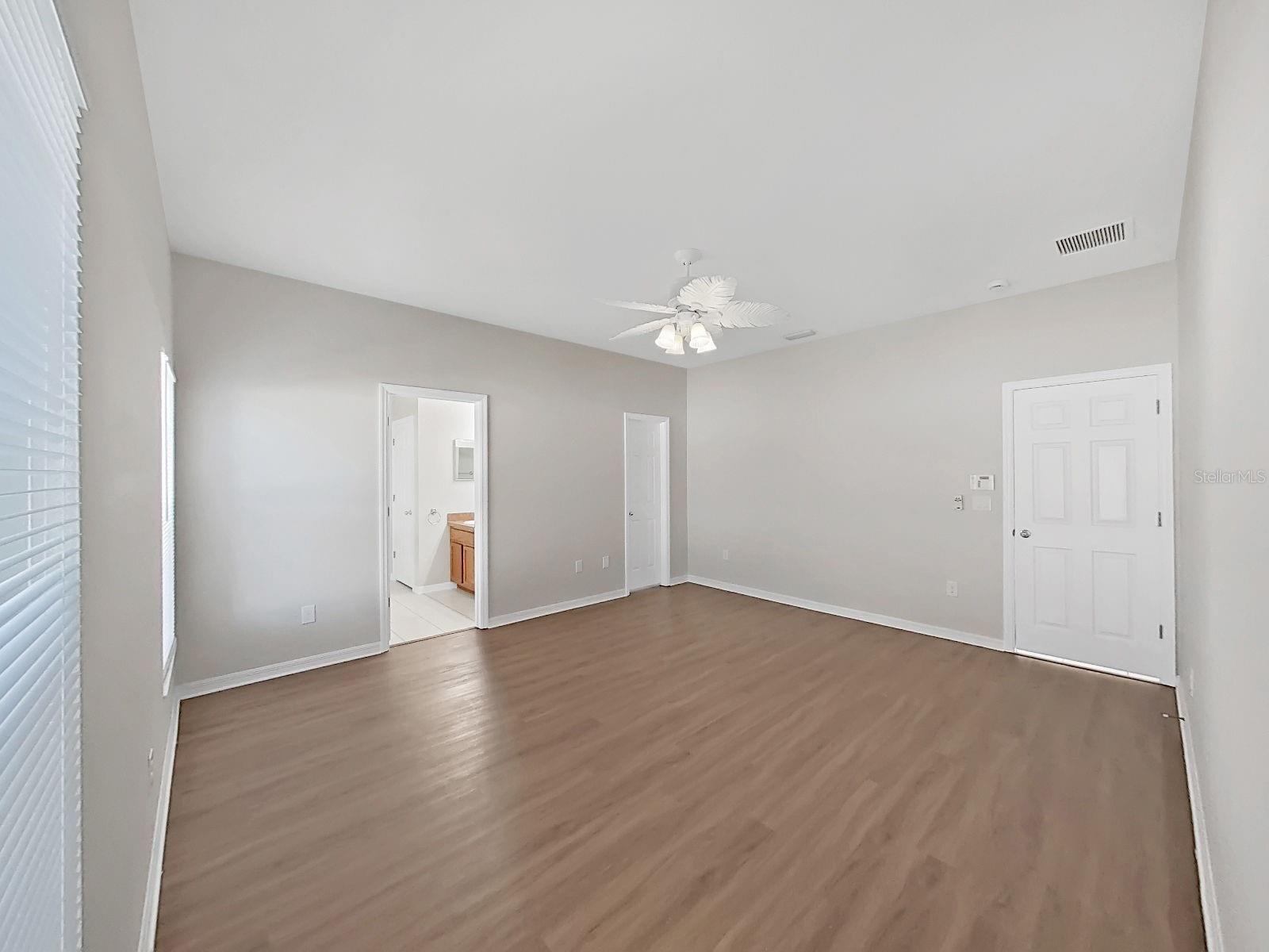 Image 20 of 40 For 5623 Sheer Bliss Loop