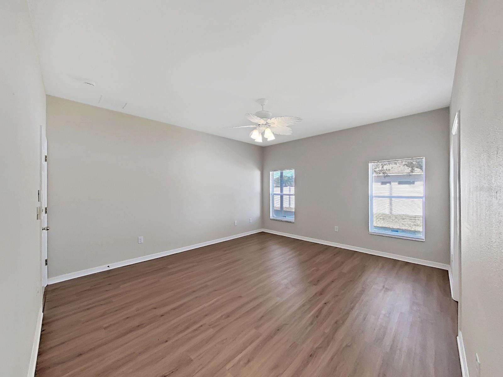 Image 21 of 40 For 5623 Sheer Bliss Loop