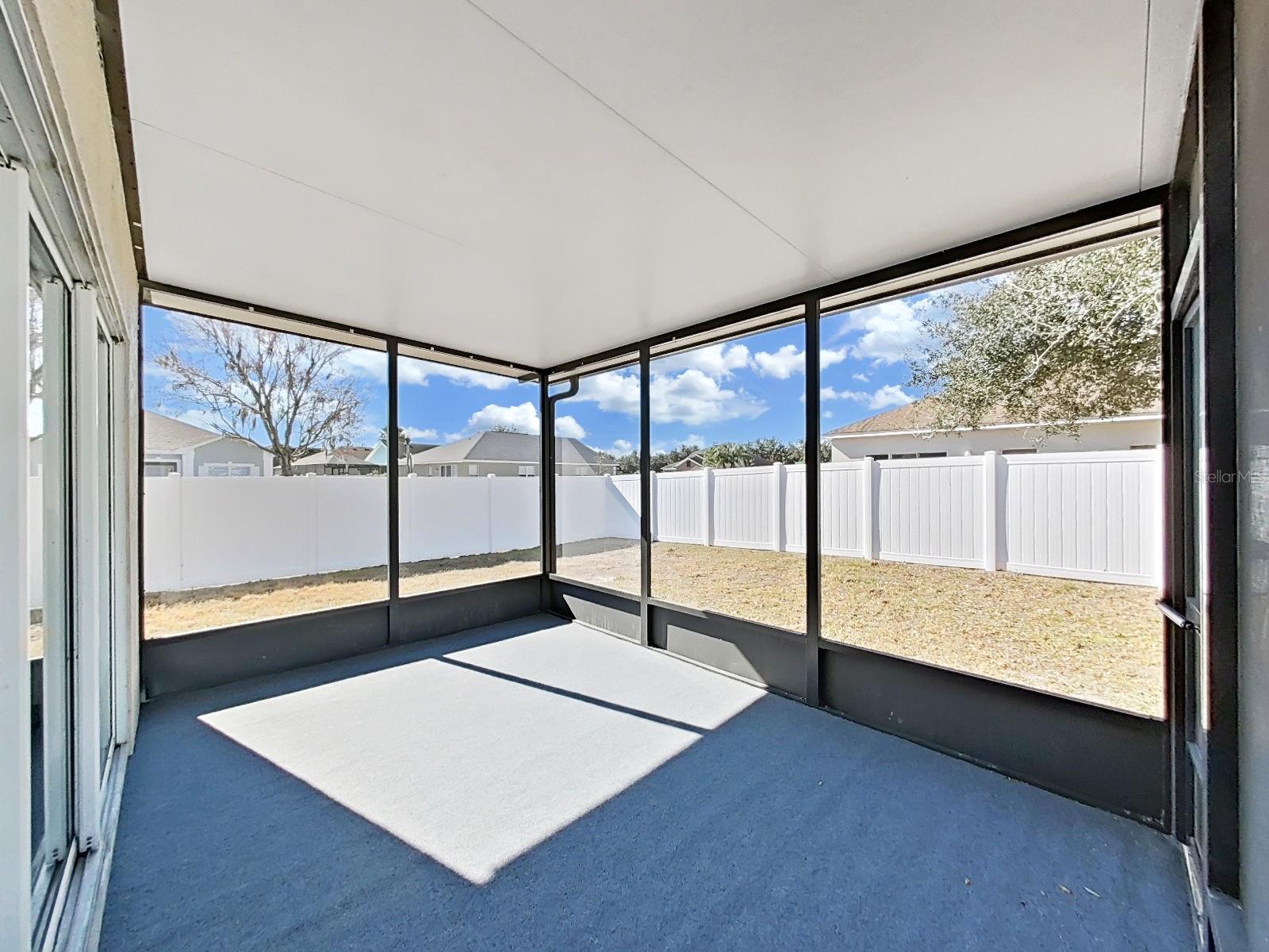 Image 34 of 40 For 5623 Sheer Bliss Loop