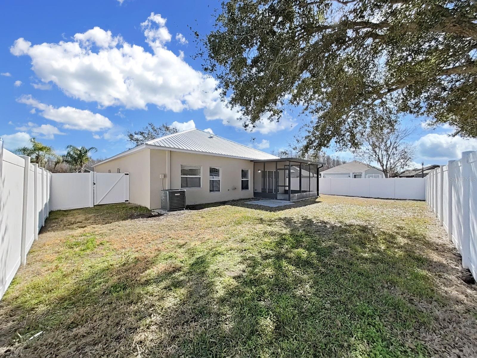 Image 36 of 40 For 5623 Sheer Bliss Loop