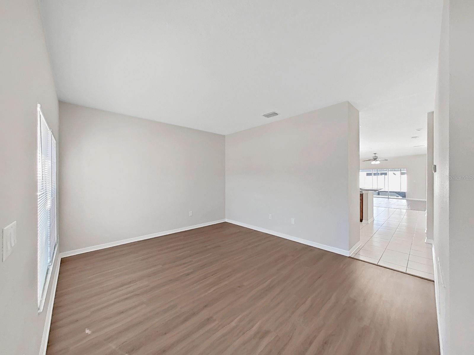 Image 5 of 40 For 5623 Sheer Bliss Loop