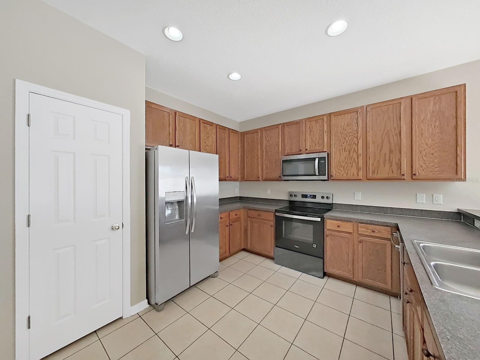 Image 9 of 40 For 5623 Sheer Bliss Loop