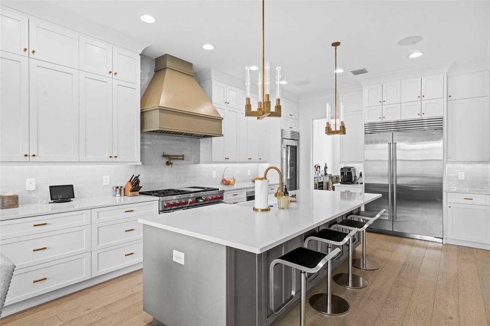 Listing photo id 10 for 615 Luzon Avenue