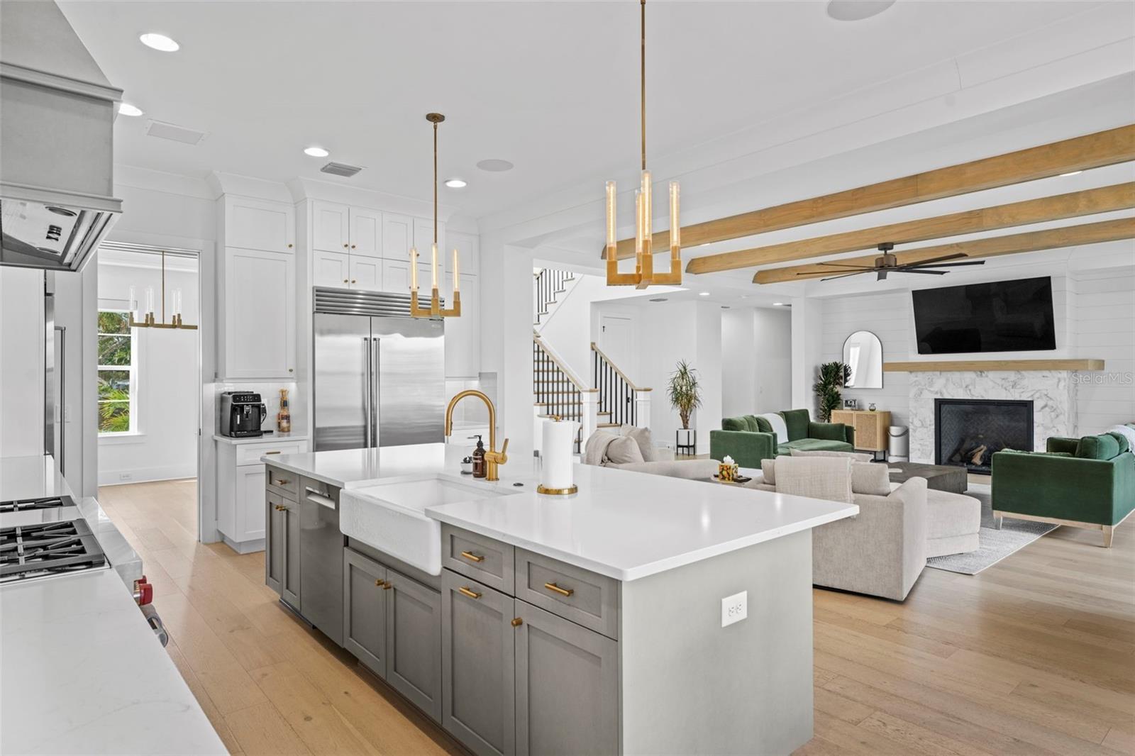 Listing photo id 11 for 615 Luzon Avenue