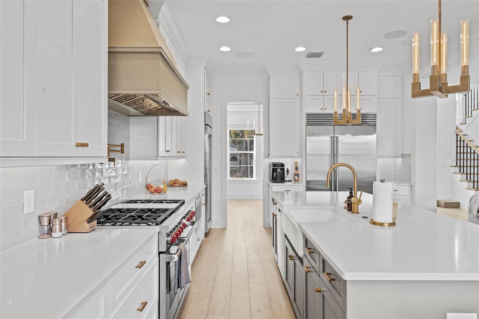 Listing photo id 15 for 615 Luzon Avenue