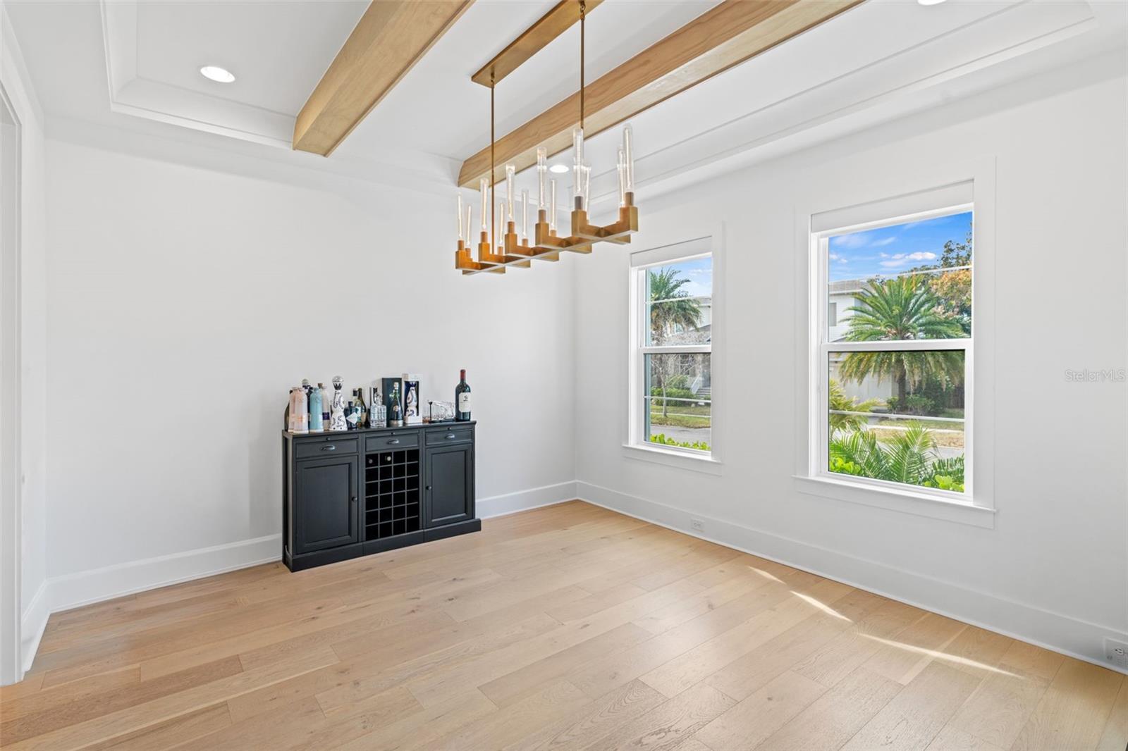 Listing photo id 16 for 615 Luzon Avenue