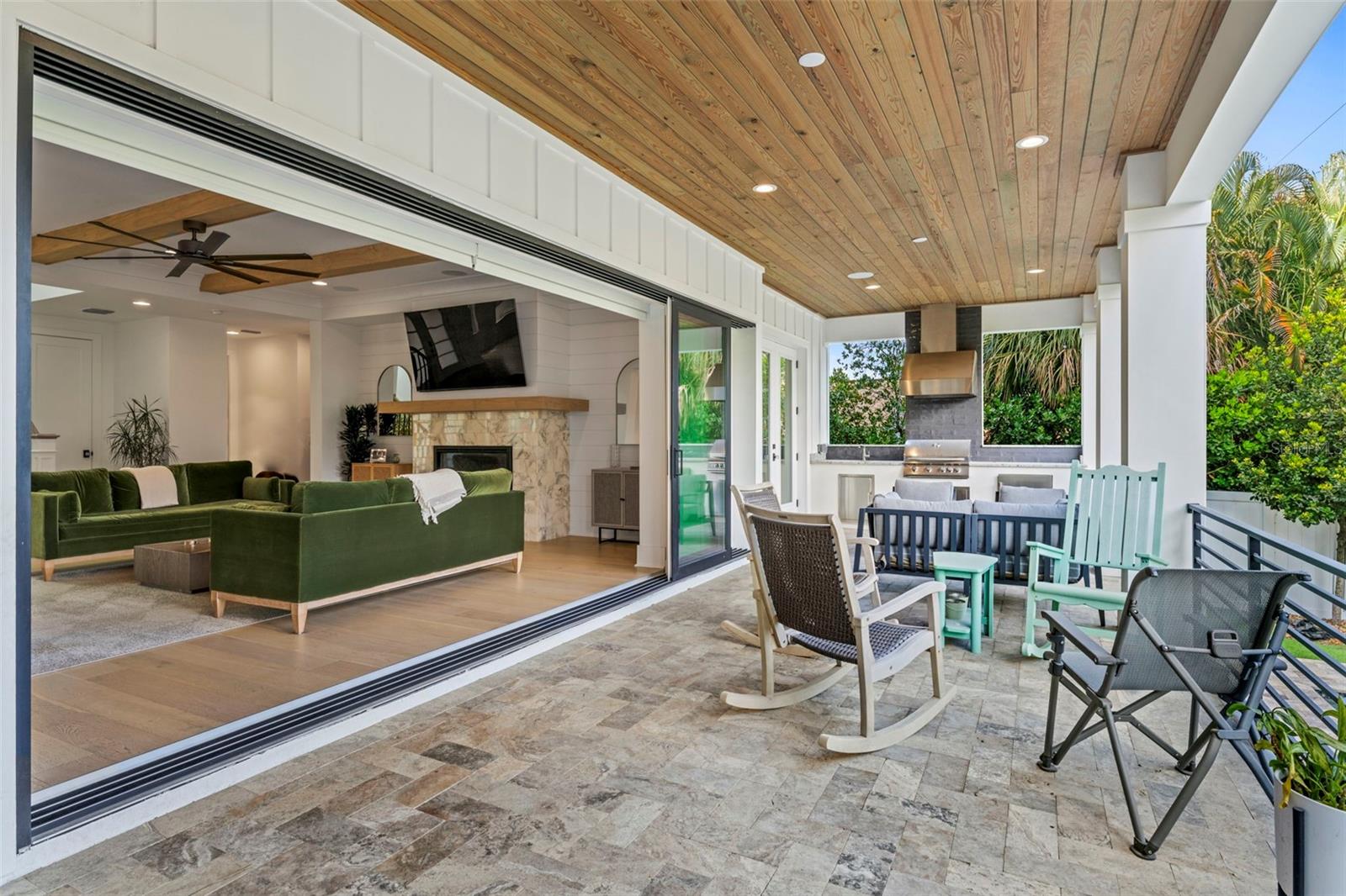 Listing photo id 23 for 615 Luzon Avenue