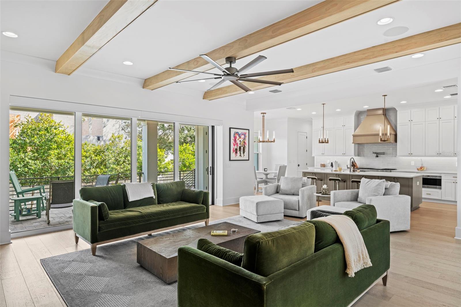 Listing photo id 1 for 615 Luzon Avenue