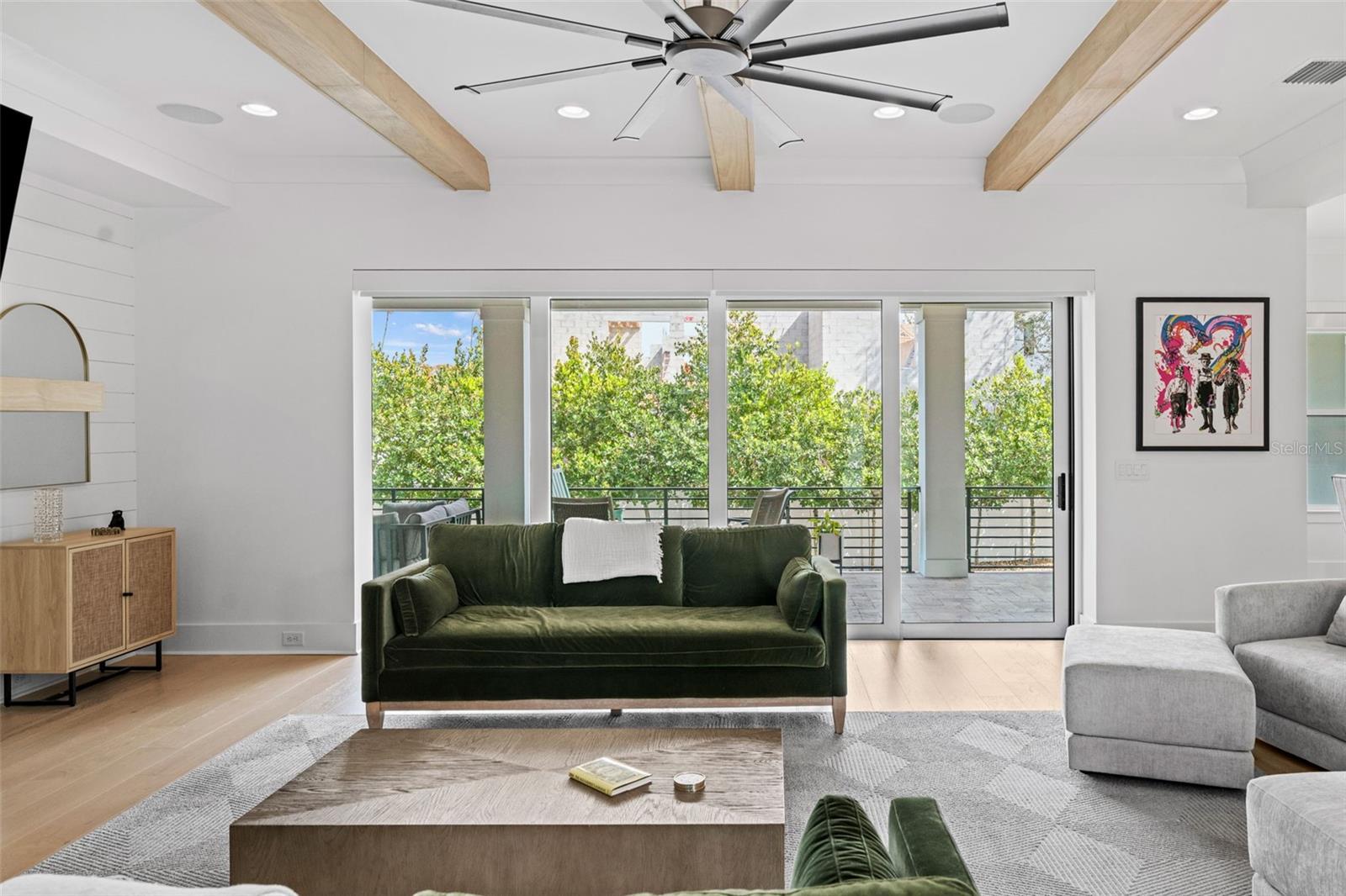 Listing photo id 2 for 615 Luzon Avenue