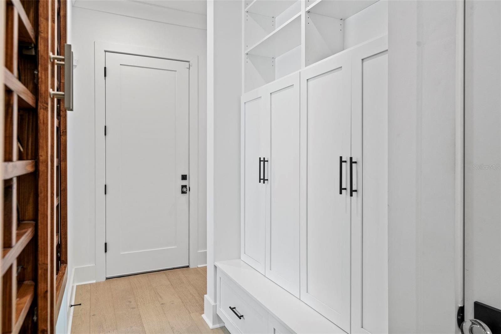 Listing photo id 38 for 615 Luzon Avenue