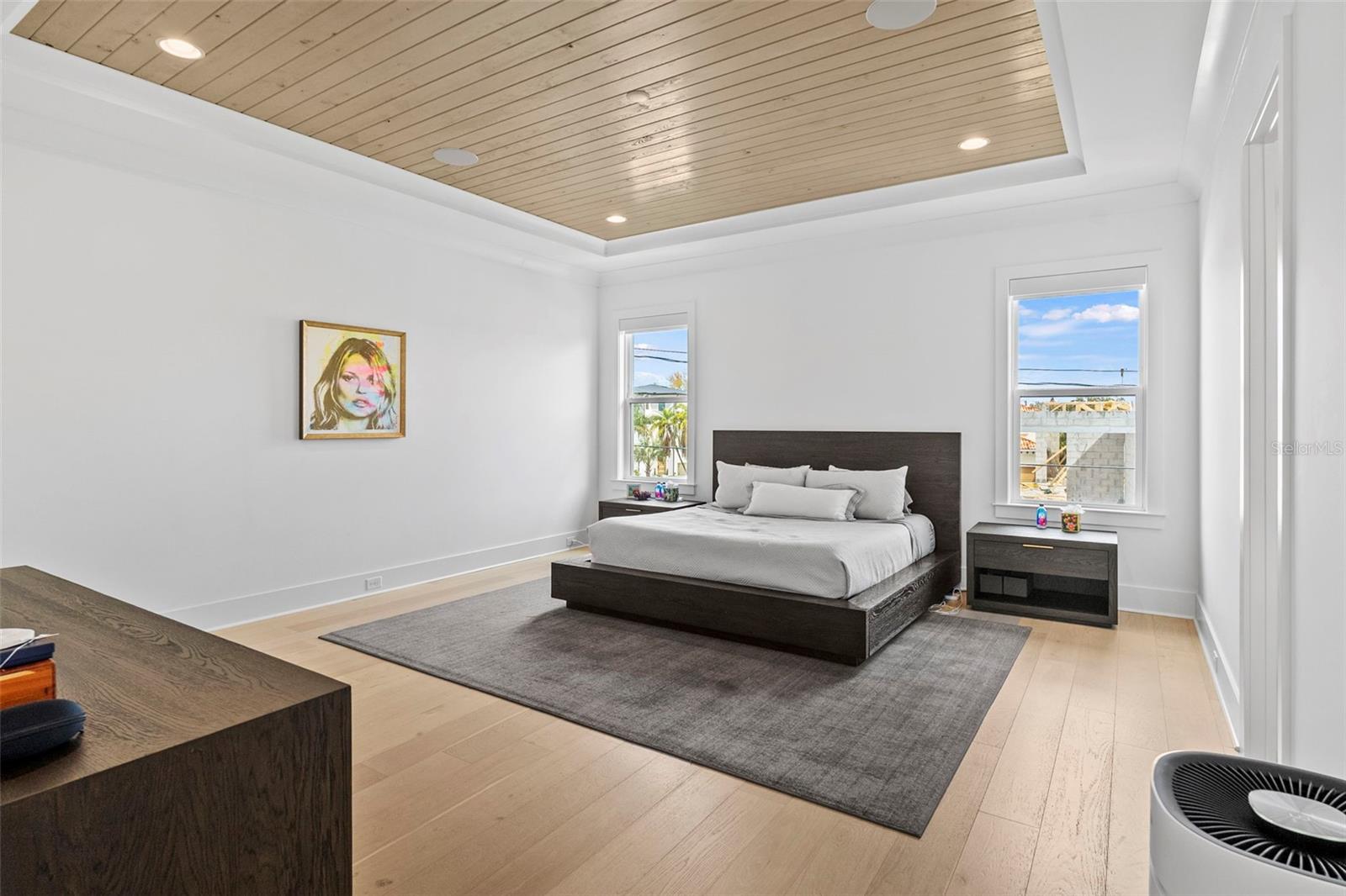 Listing photo id 43 for 615 Luzon Avenue