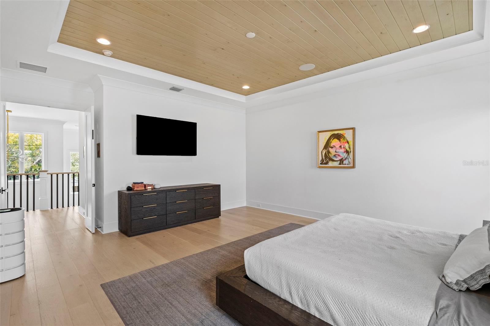 Listing photo id 46 for 615 Luzon Avenue