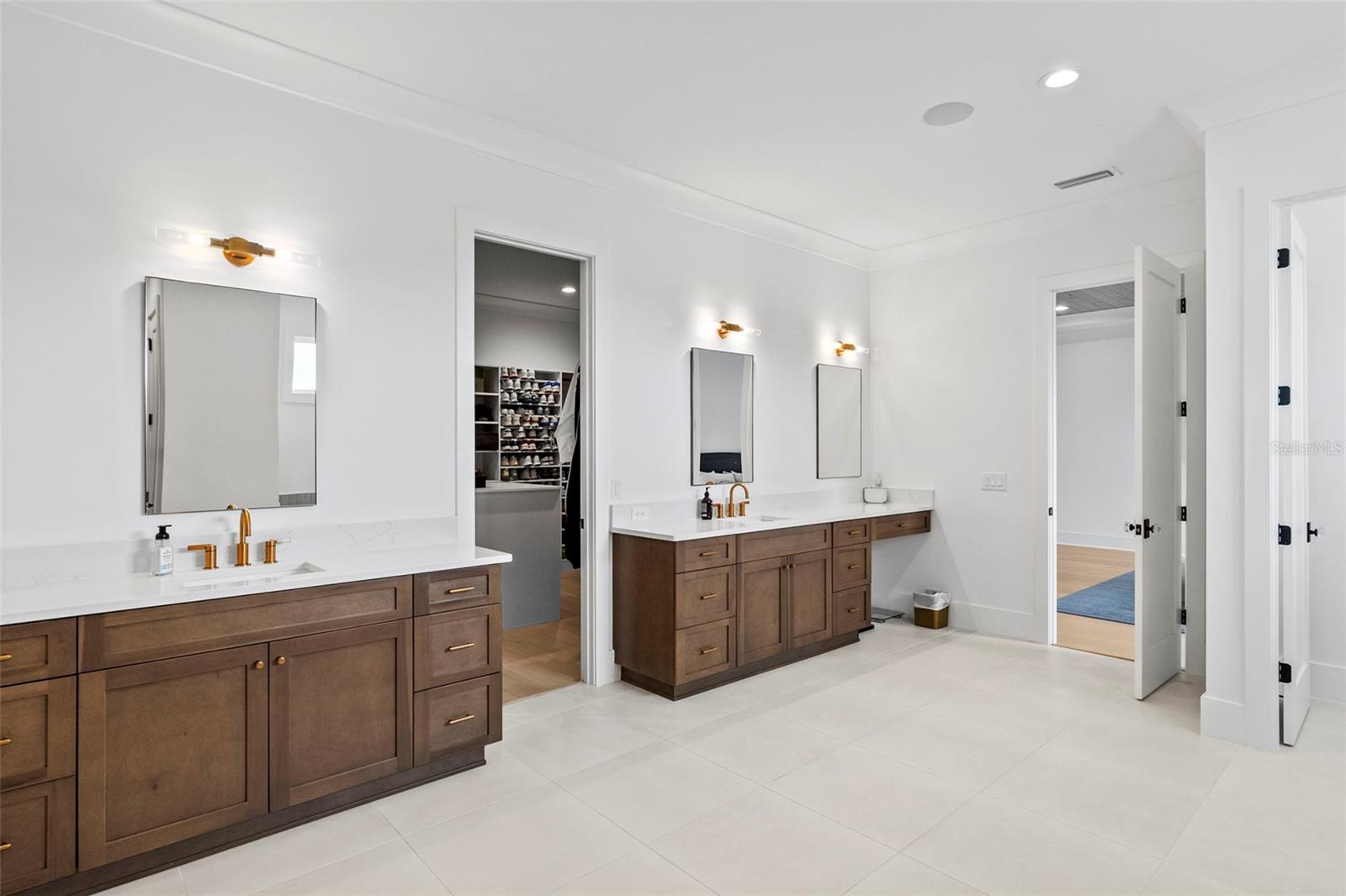 Listing photo id 50 for 615 Luzon Avenue