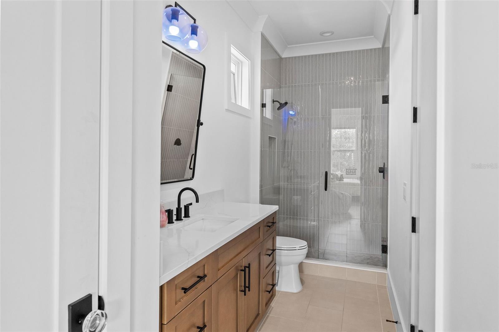 Listing photo id 55 for 615 Luzon Avenue