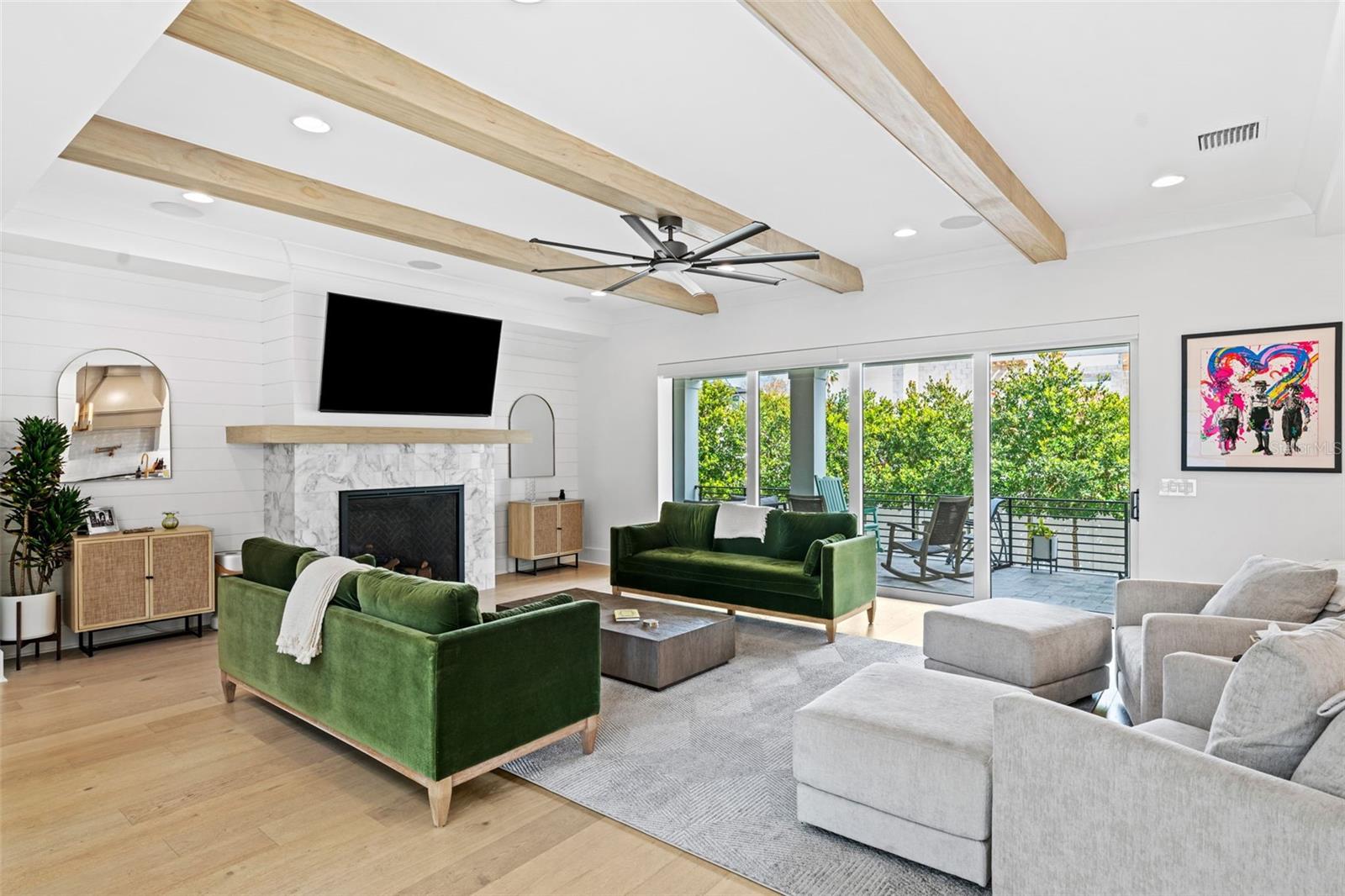 Listing photo id 4 for 615 Luzon Avenue