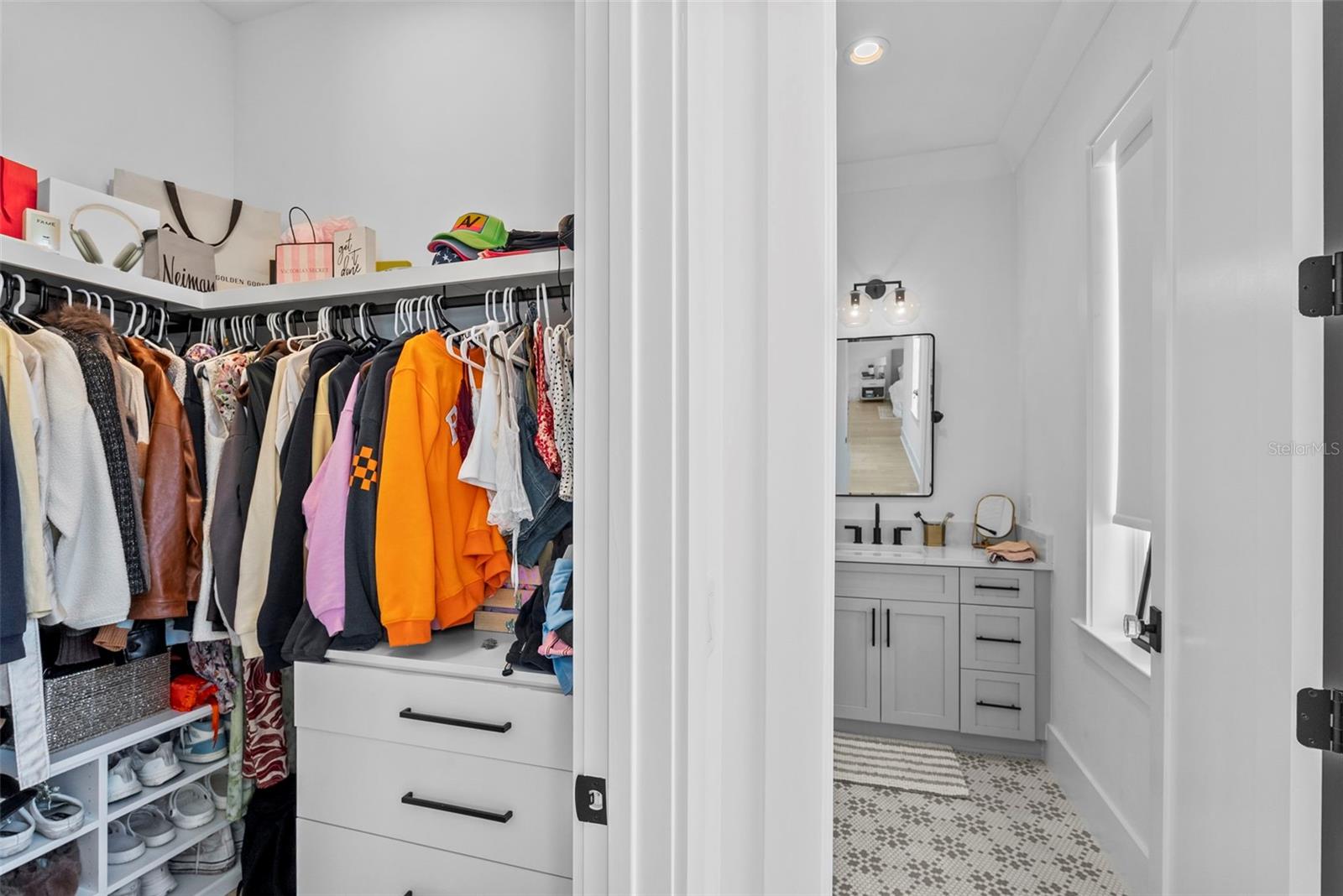 Listing photo id 63 for 615 Luzon Avenue