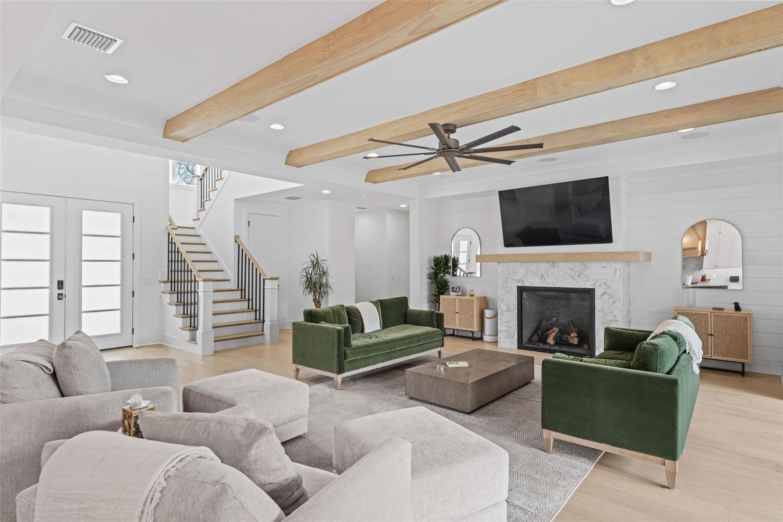 Listing photo id 6 for 615 Luzon Avenue