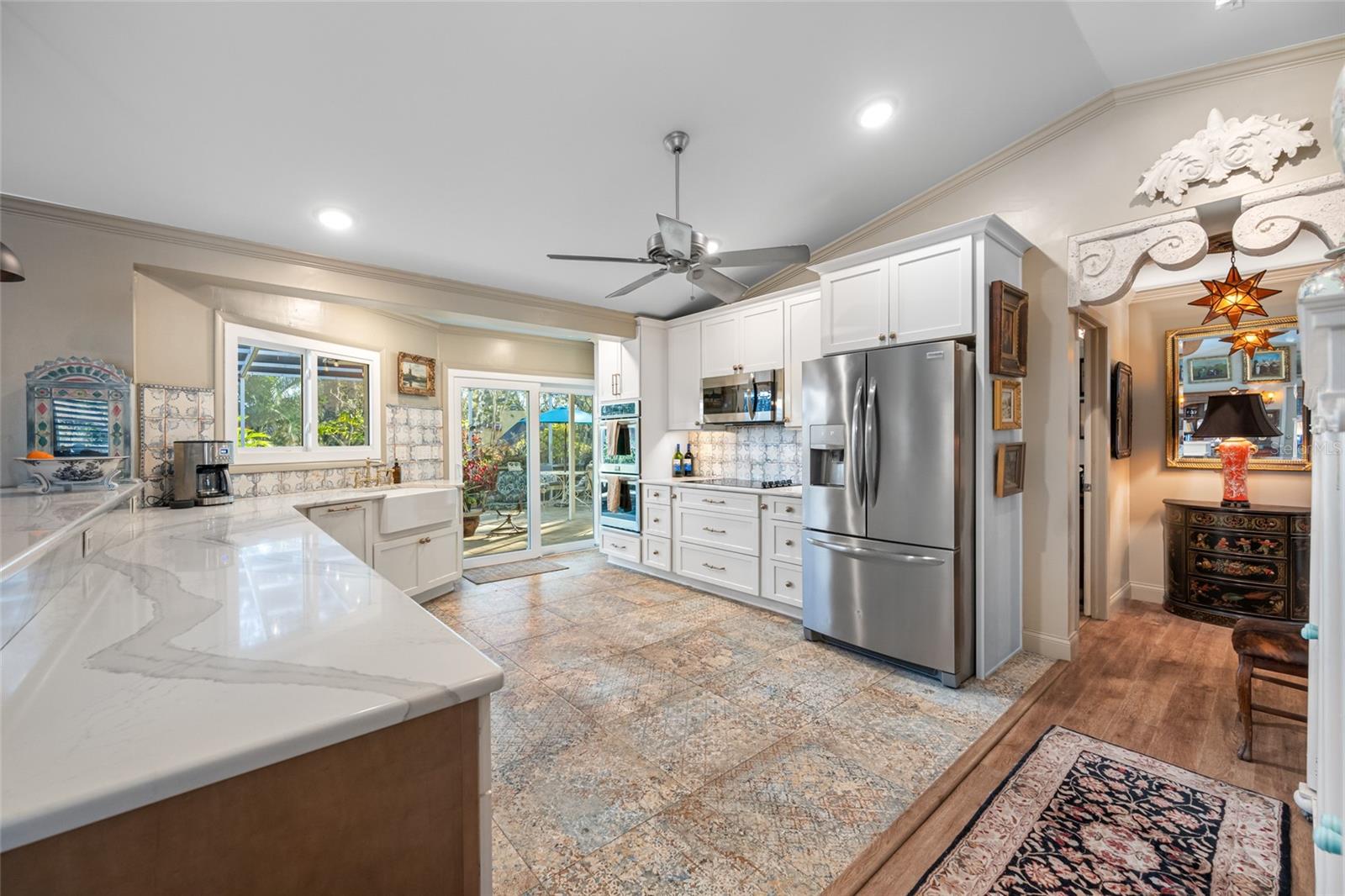 Listing photo id 11 for 2970 Tangerine Terrace