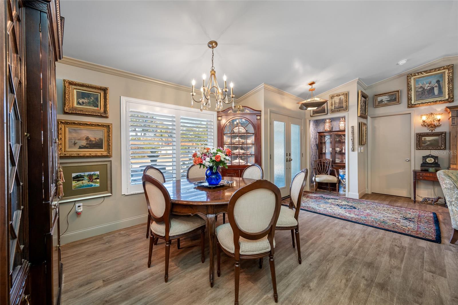 Listing photo id 19 for 2970 Tangerine Terrace