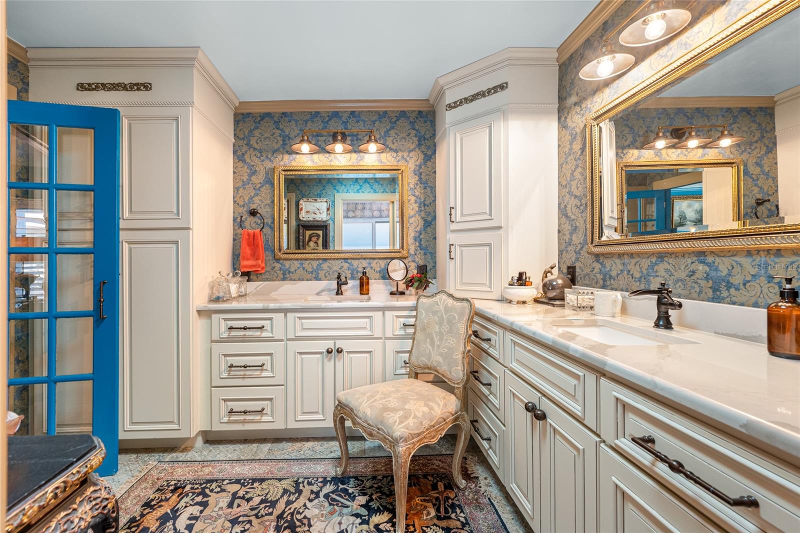 Listing photo id 27 for 2970 Tangerine Terrace