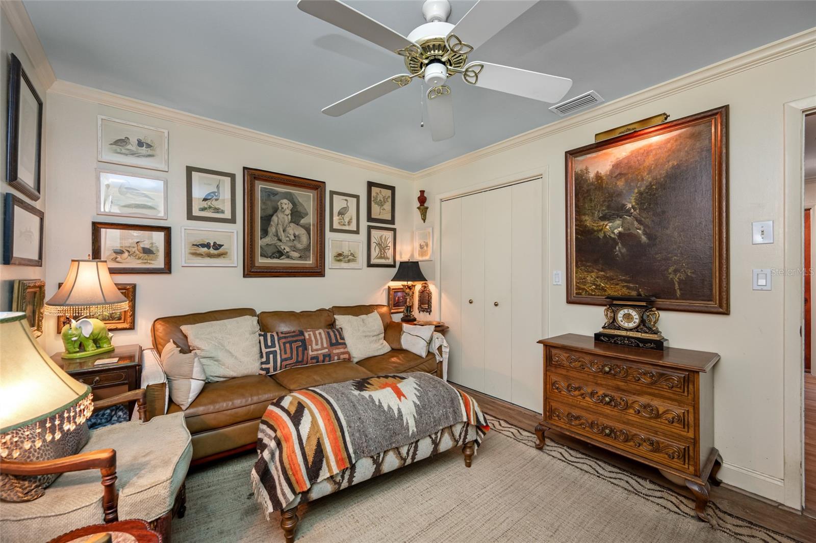 Listing photo id 33 for 2970 Tangerine Terrace