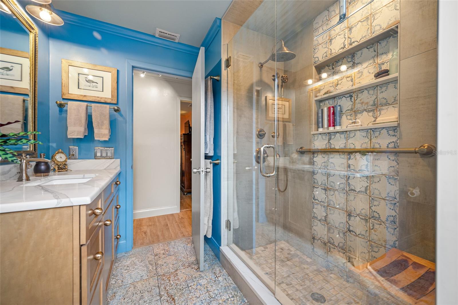 Listing photo id 39 for 2970 Tangerine Terrace