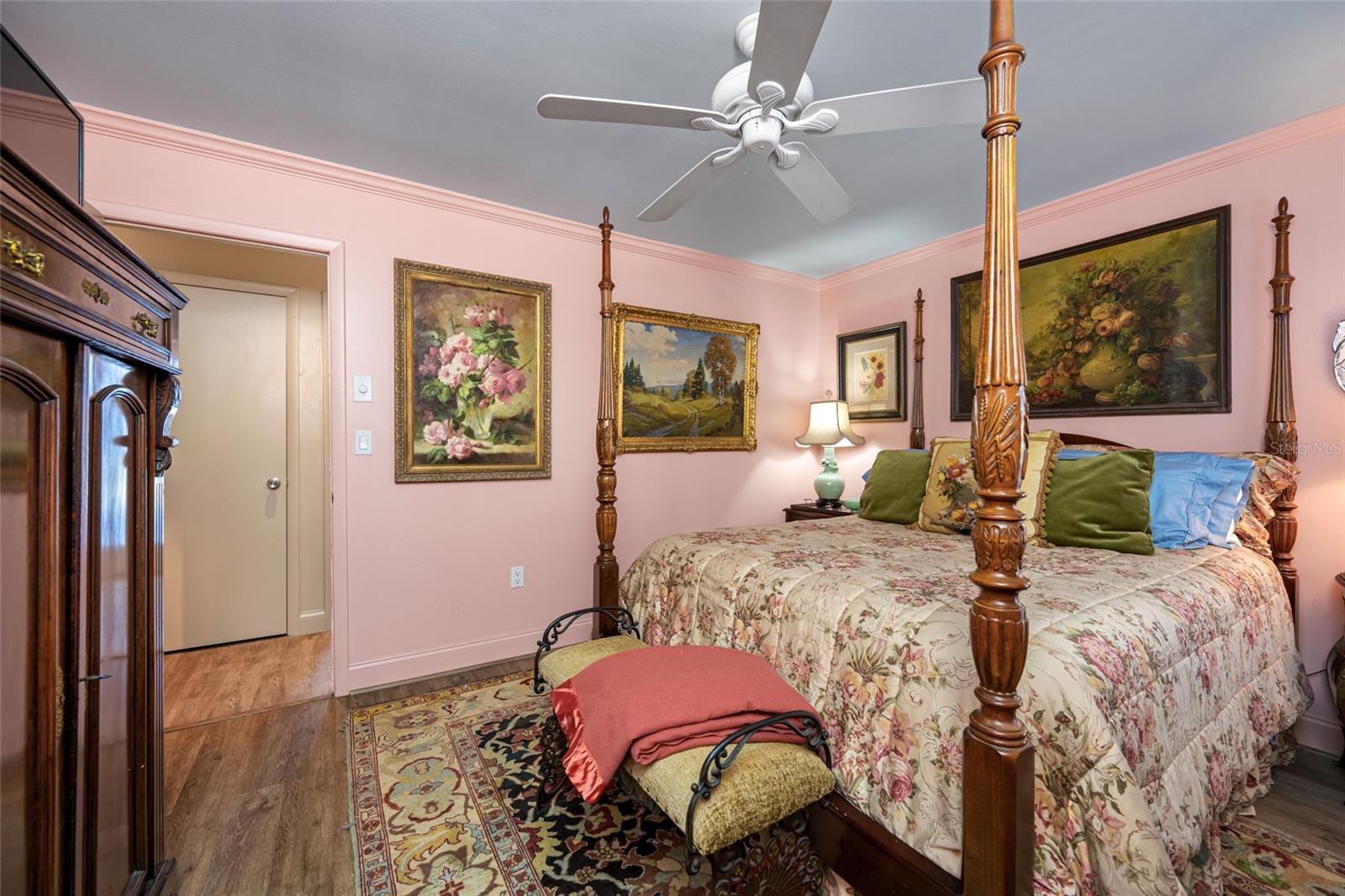 Listing photo id 43 for 2970 Tangerine Terrace