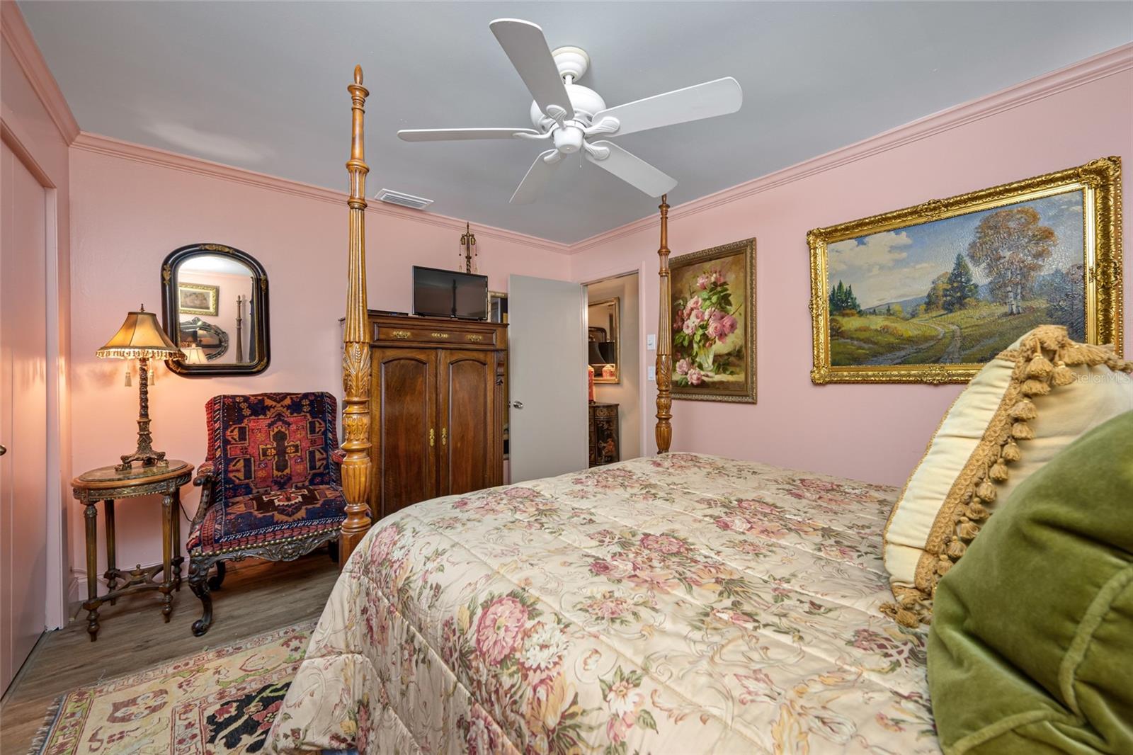 Listing photo id 44 for 2970 Tangerine Terrace