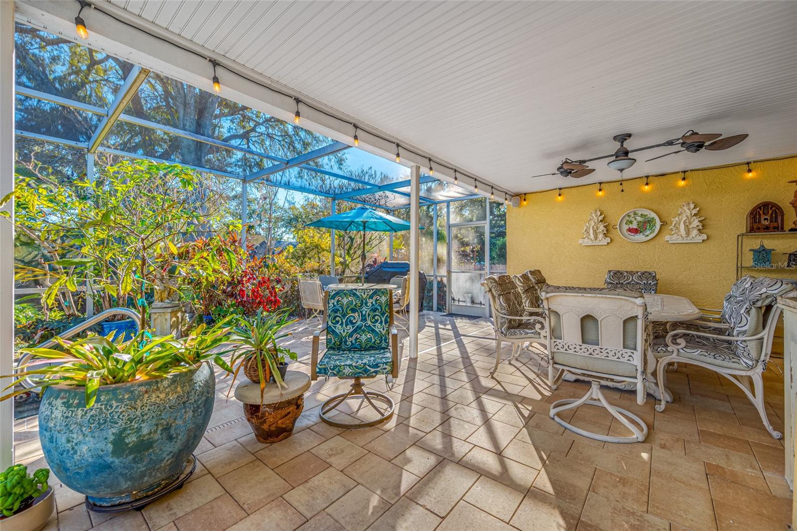 Listing photo id 53 for 2970 Tangerine Terrace