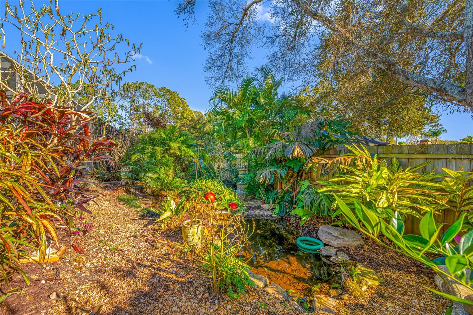 Listing photo id 57 for 2970 Tangerine Terrace