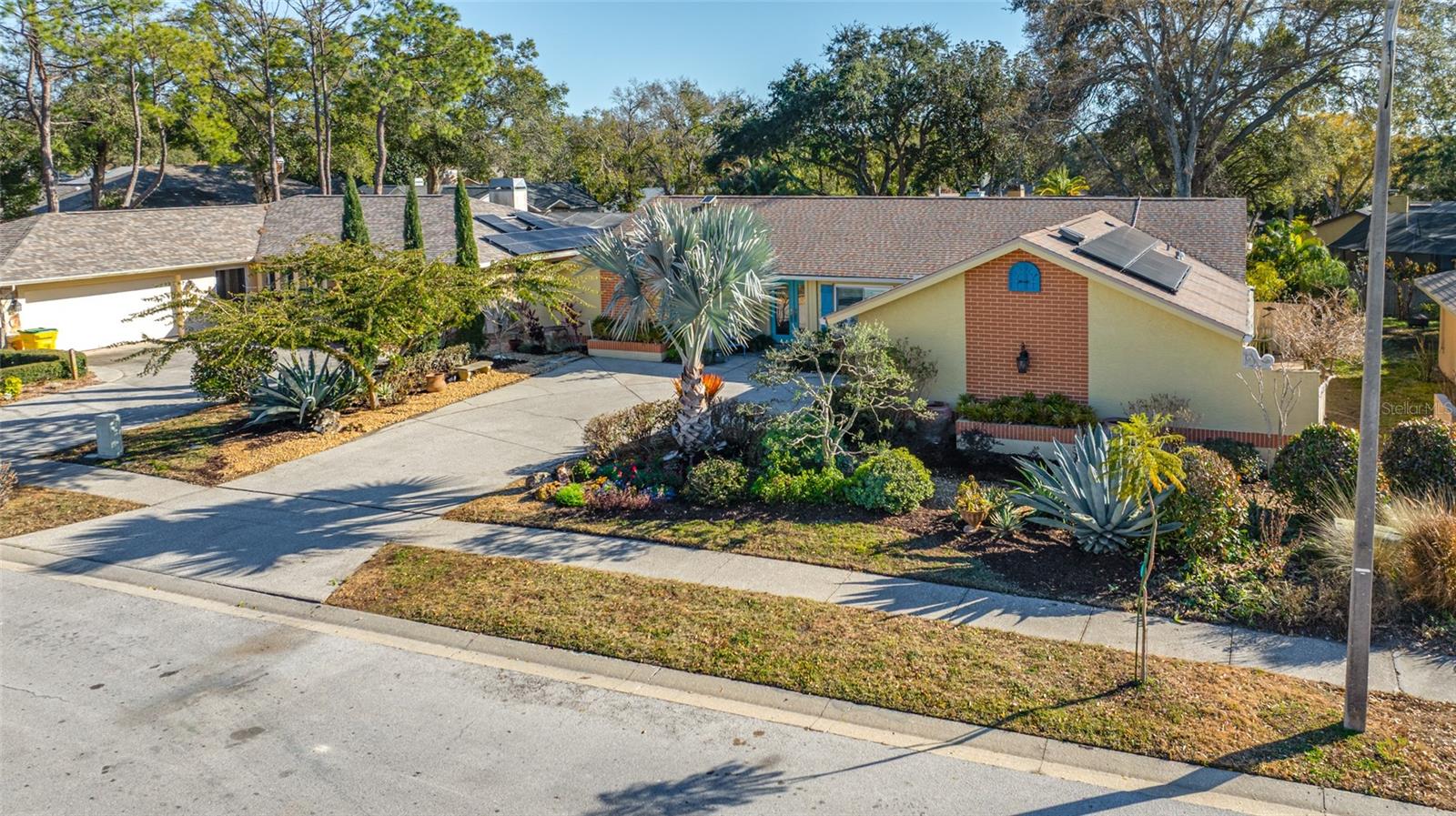 Listing photo id 63 for 2970 Tangerine Terrace